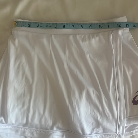 Tennis Bundle 🎾 ASICS Two White Skorts and one Collared Top Size Small - Picture 2 of 8